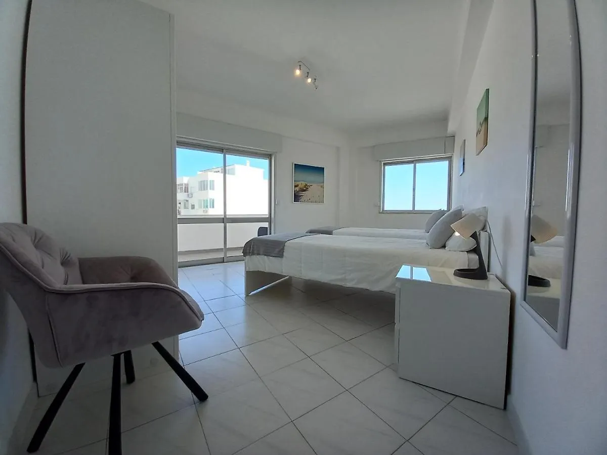 T2 Gaveto- Frente Mar, Wifi, Aconchegante & Familiar Apartment Quarteira