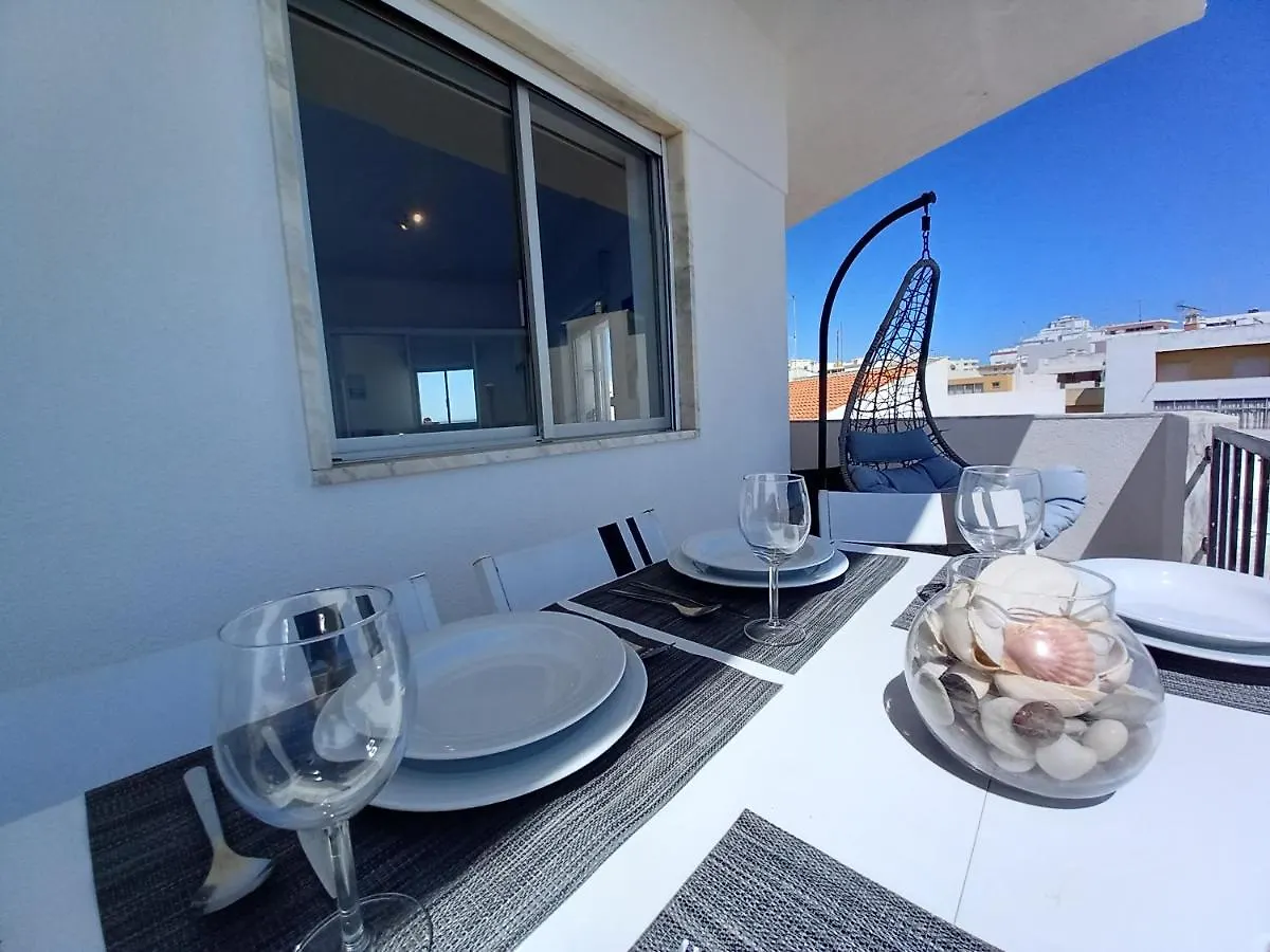 T2 Gaveto- Frente Mar, Wifi, Aconchegante & Familiar Apartment Quarteira 0*,  Portugal