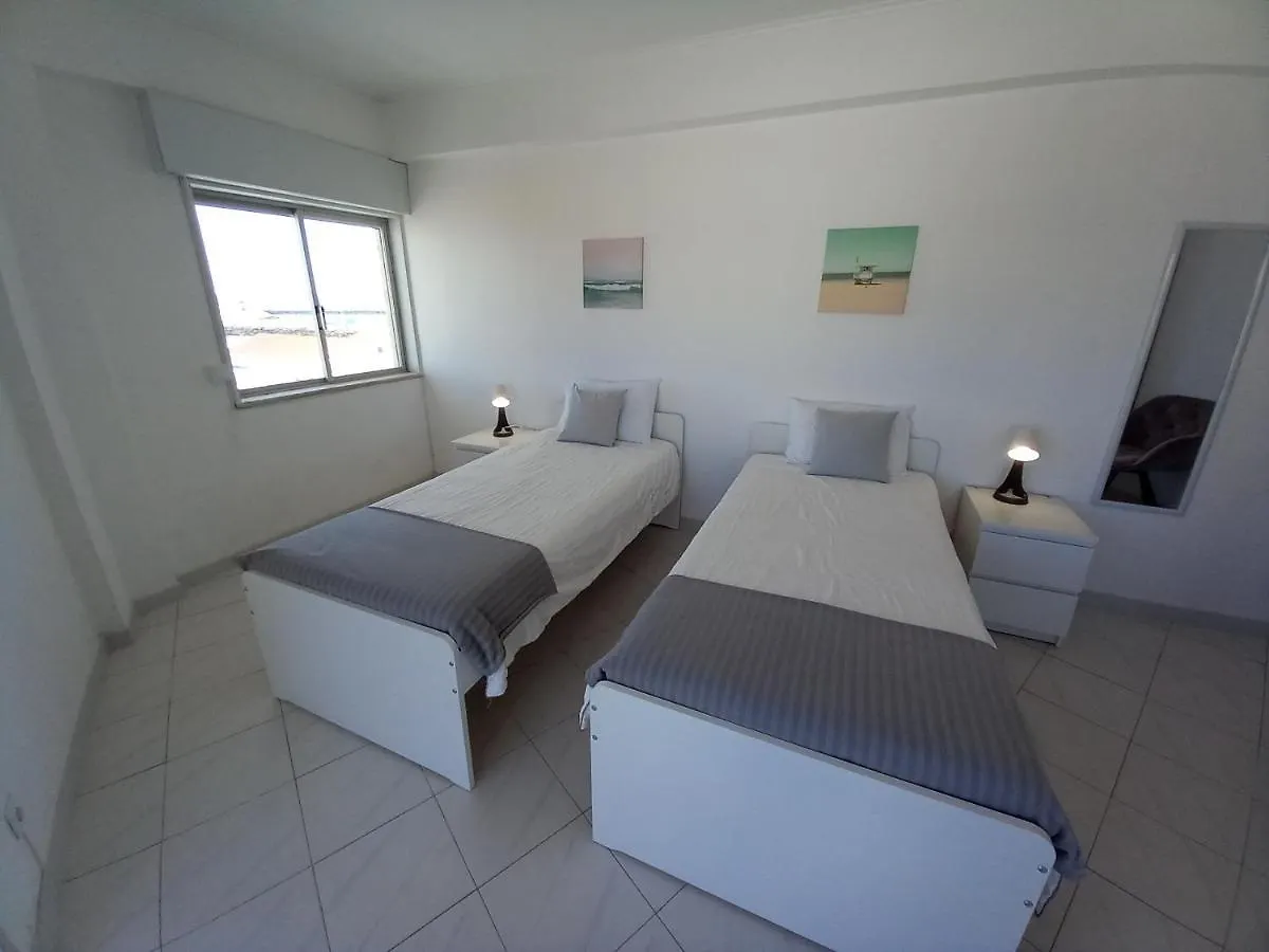 T2 Gaveto- Frente Mar, Wifi, Aconchegante & Familiar Apartment Quarteira