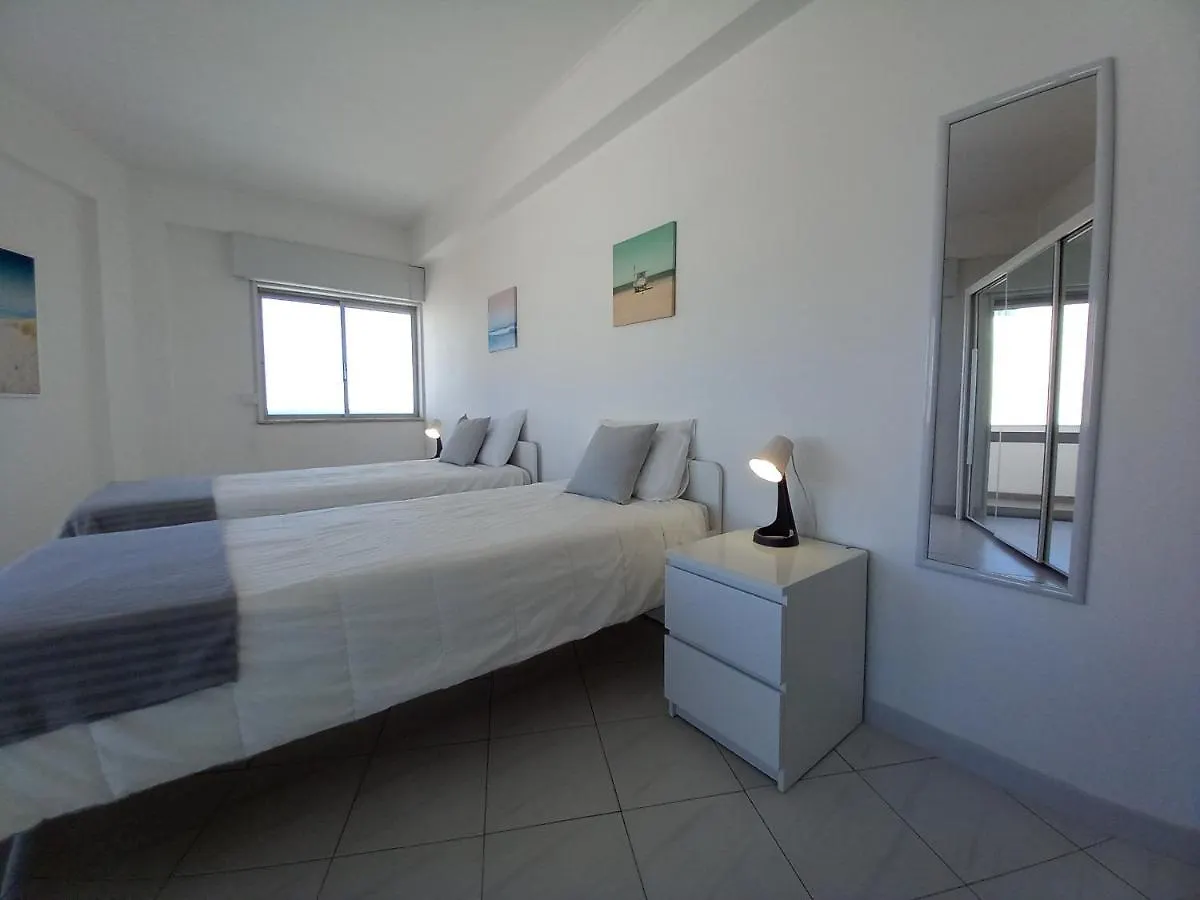 T2 Gaveto- Frente Mar, Wifi, Aconchegante & Familiar Apartment Quarteira Portugal